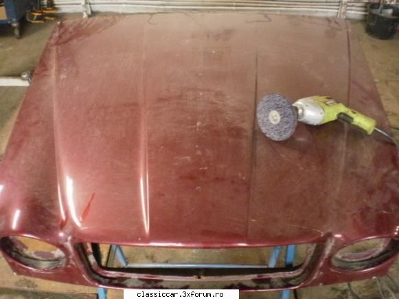 restaurare daimler (jaguar) xj6 din 1978 indepartat vopseaua gitul capota fata portbagaj spate.