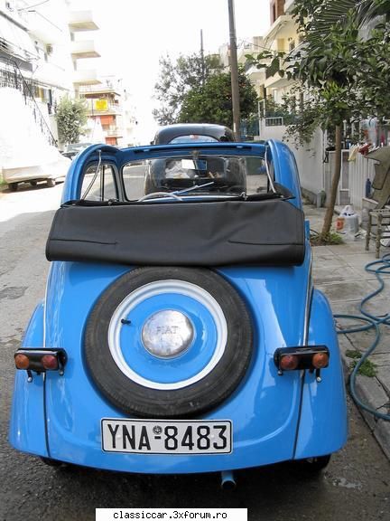 din grecia super arata are cineva care locuieste mine cartier are masini epoca acum criza le-a scos Corespondent extern