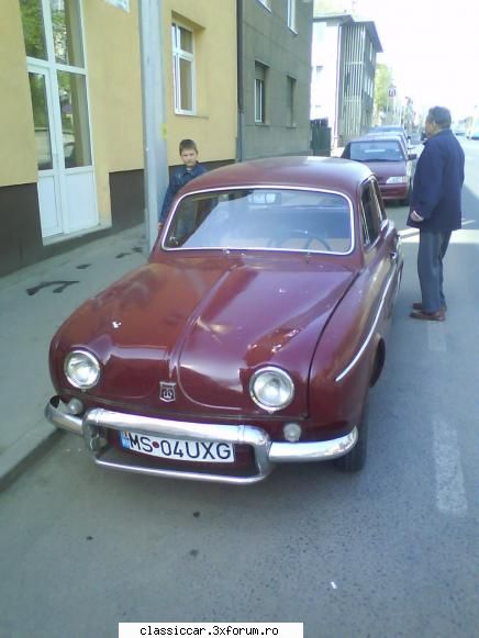 din mures nene care circula renault dauphine zilnic.(in fundal fratelo