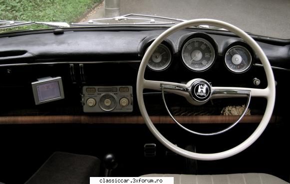 volkswagen 1600 variant 1970 asa ceva mi-ar asta are butoane bord tot ivory dar vede coloana